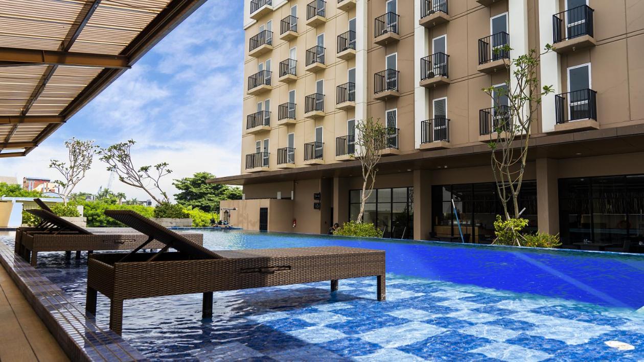 Azalea Suites Cikarang By Jayakarta Group Jacarta Exterior foto